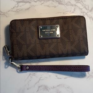 Authentic Michael Kors Wristlet Wallet
